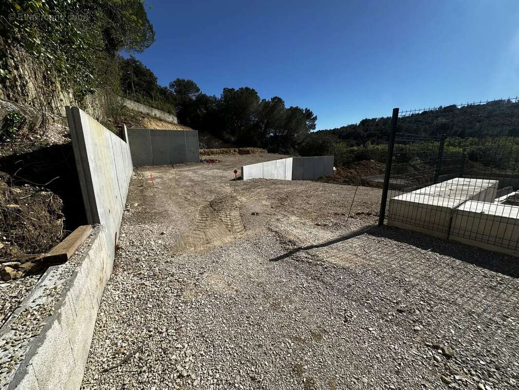 Terrain à SAINT-GEORGES-D'ORQUES