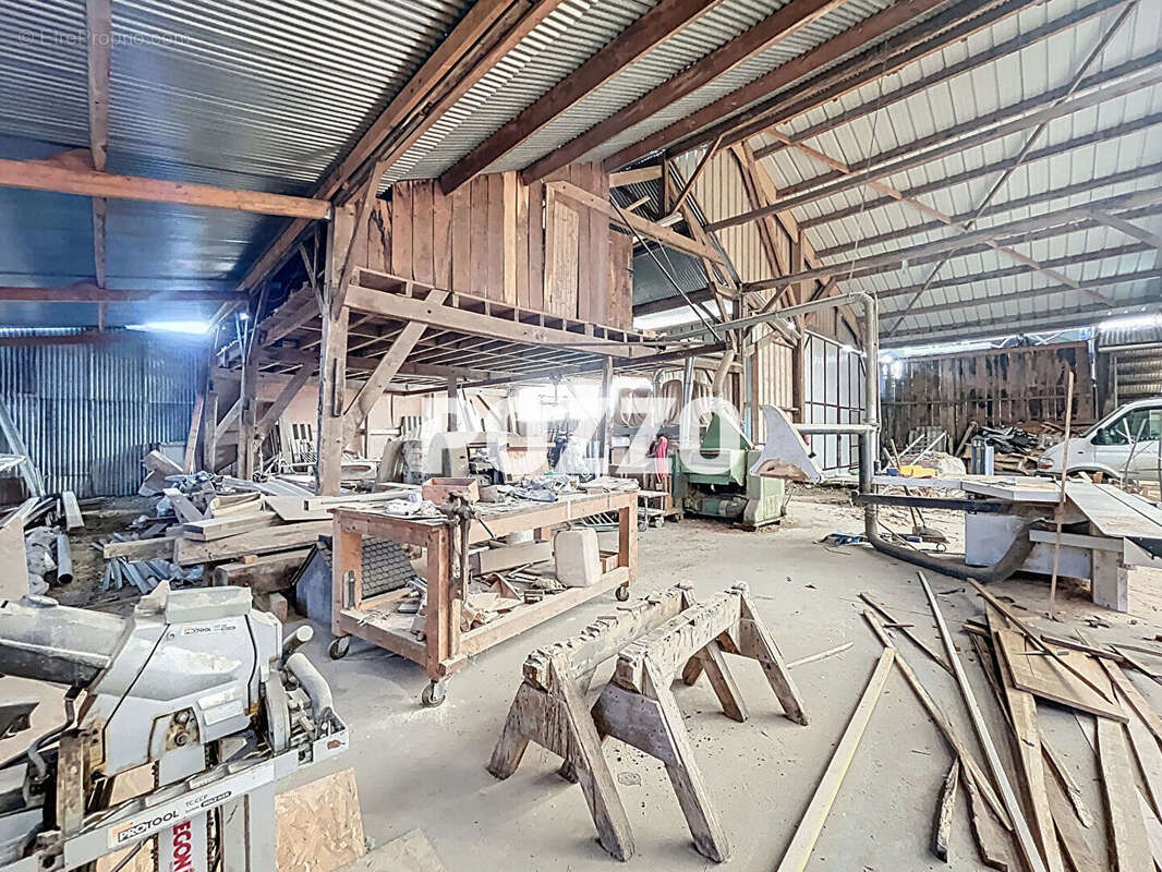 Commerce à NOTRE-DAME-DU-TOUCHET