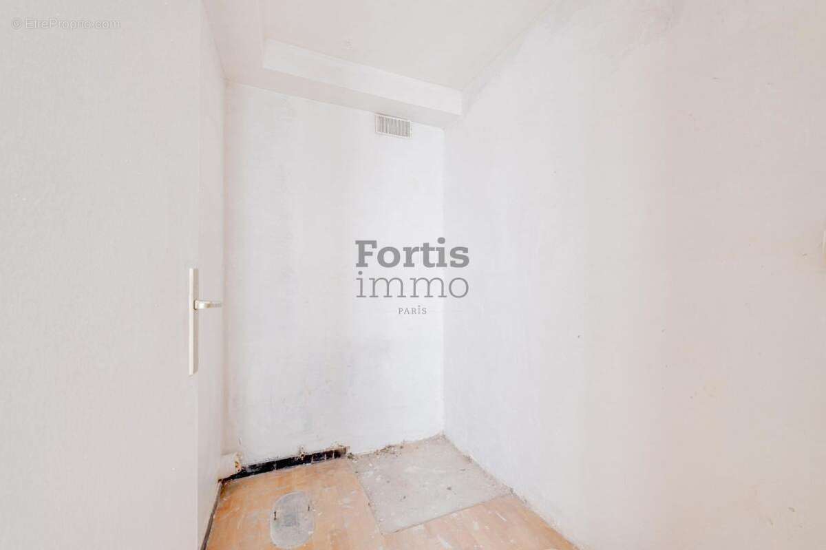 Appartement à PARIS-3E