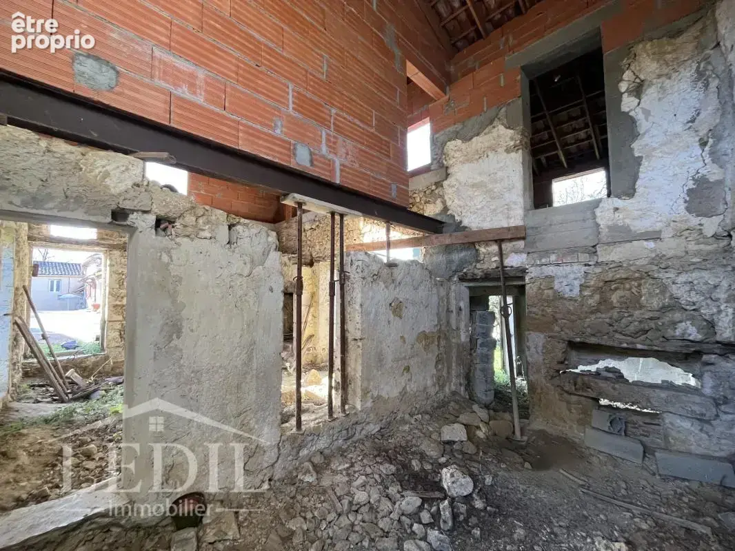 Maison à finir avec jardin et puits - photo 9