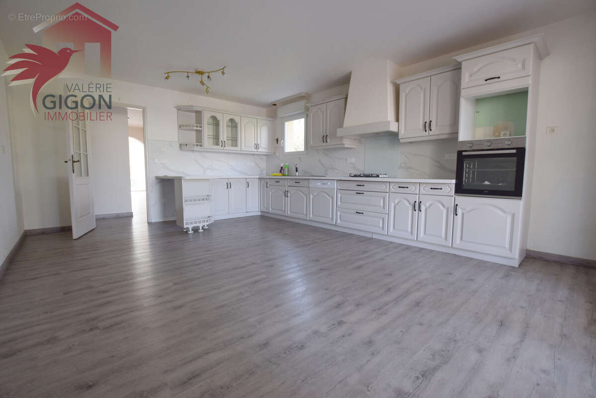 Maison à VIEUX-CHARMONT