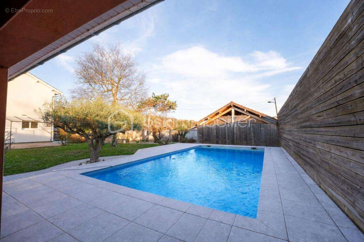 Maison à L'ISLE-D'ABEAU