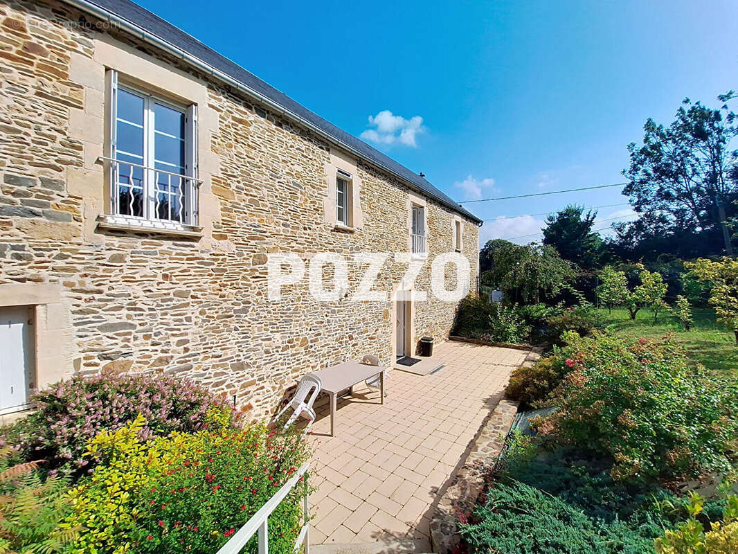 Maison à TROIS-MONTS