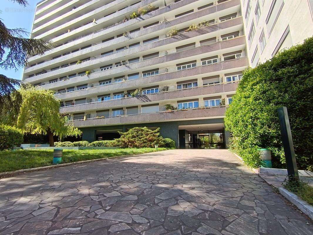 Appartement à IVRY-SUR-SEINE