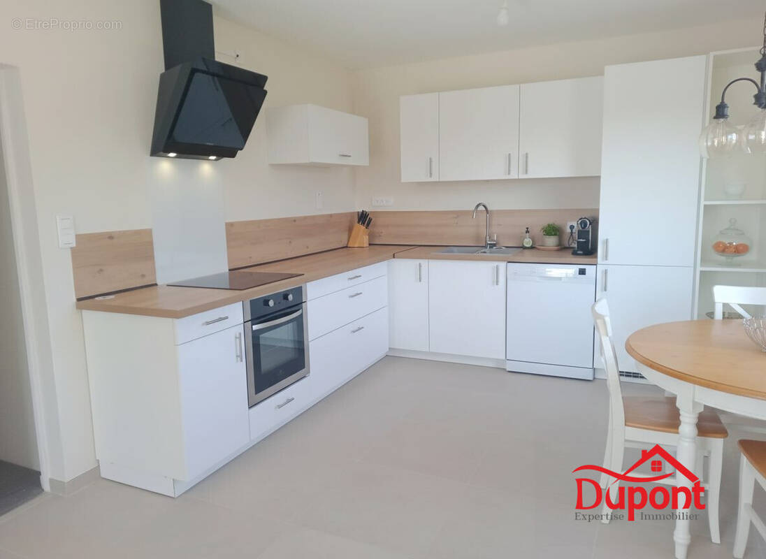 cuisine équipé neuve avec son électroménagé - Maison à PLAINES-SAINT-LANGE
