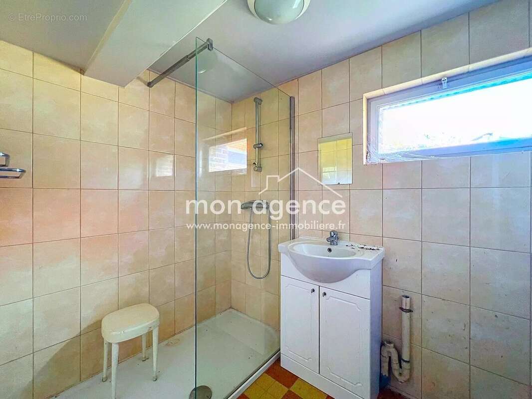 Maison à NEUVILLE-FERRIERES