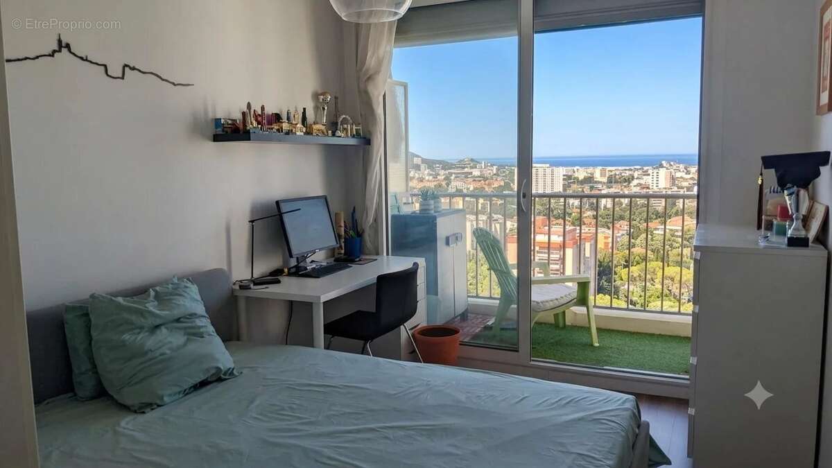 T3/t4 traversant de 87 m²  allée des pins– vue panoramique mer et collines – grand balcon – cave - photo 14