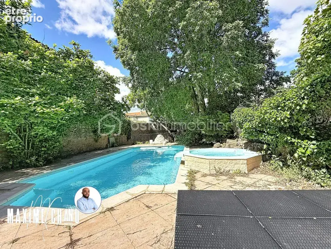 Maison vigneronne de caractère – Garage 230 m² – Piscine – Terrasse 100 m² – Poussan - photo 2