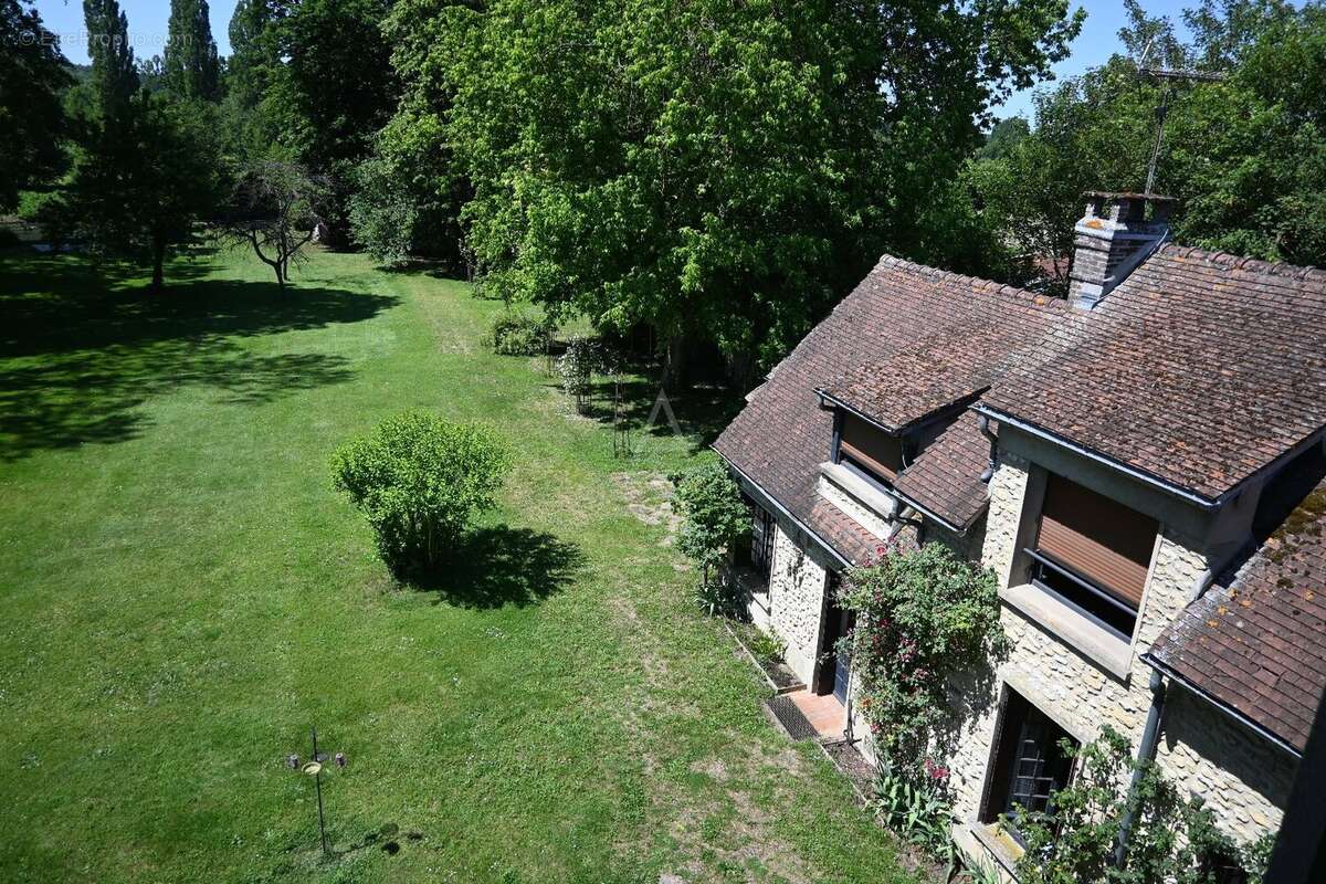 Maison à MENILLES