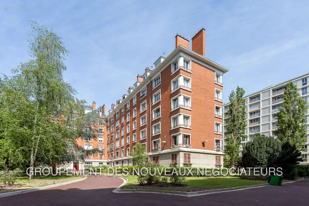 Appartement à PARIS-15E