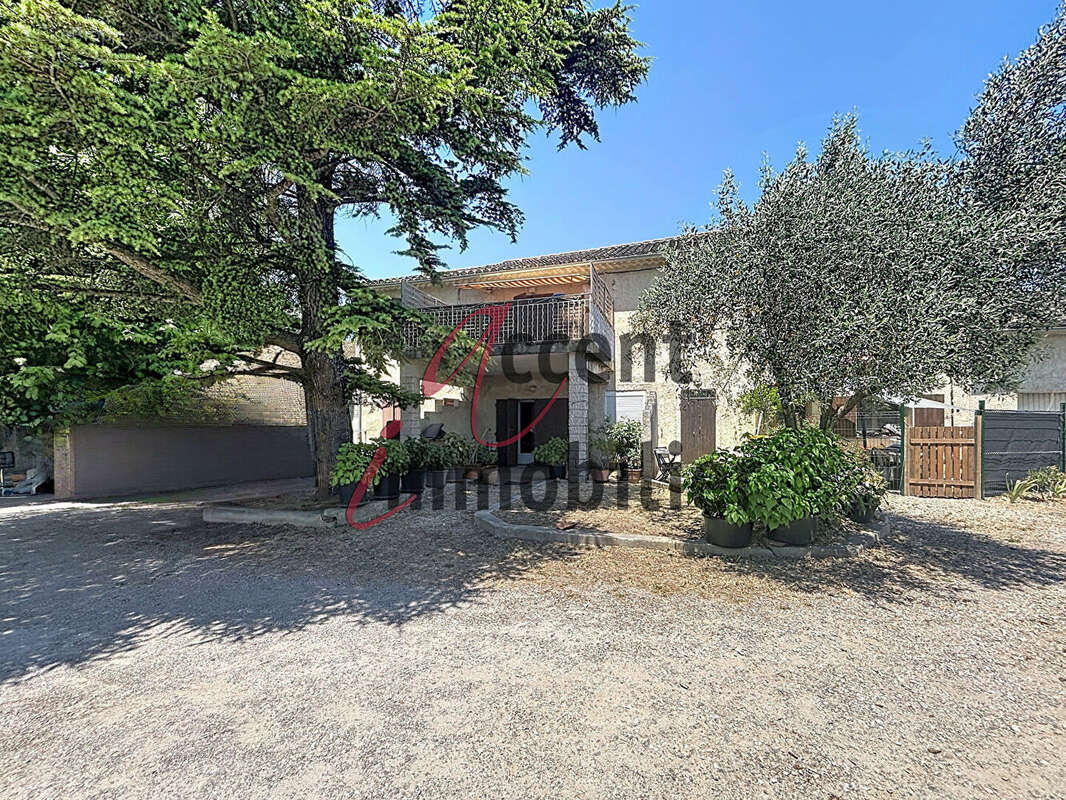 Immeuble Cavaillon 10 pièce(s) 494.6 m2 - photo 5