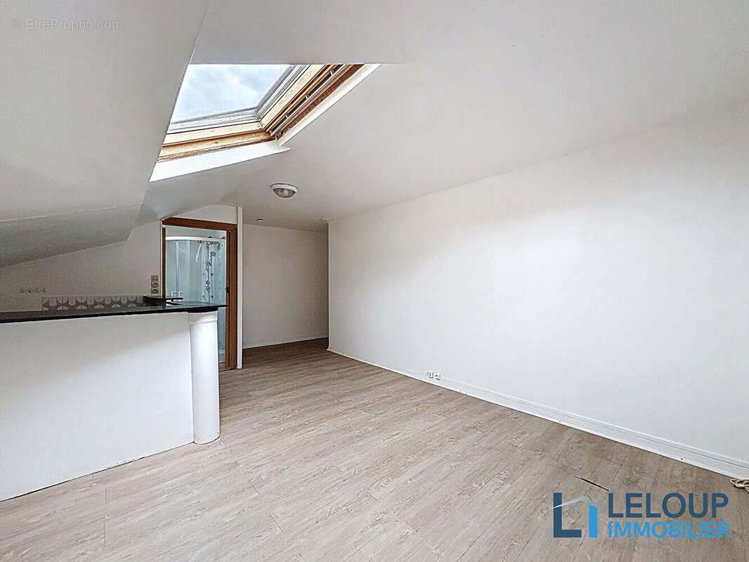 Appartement à LE MESNIL-ESNARD