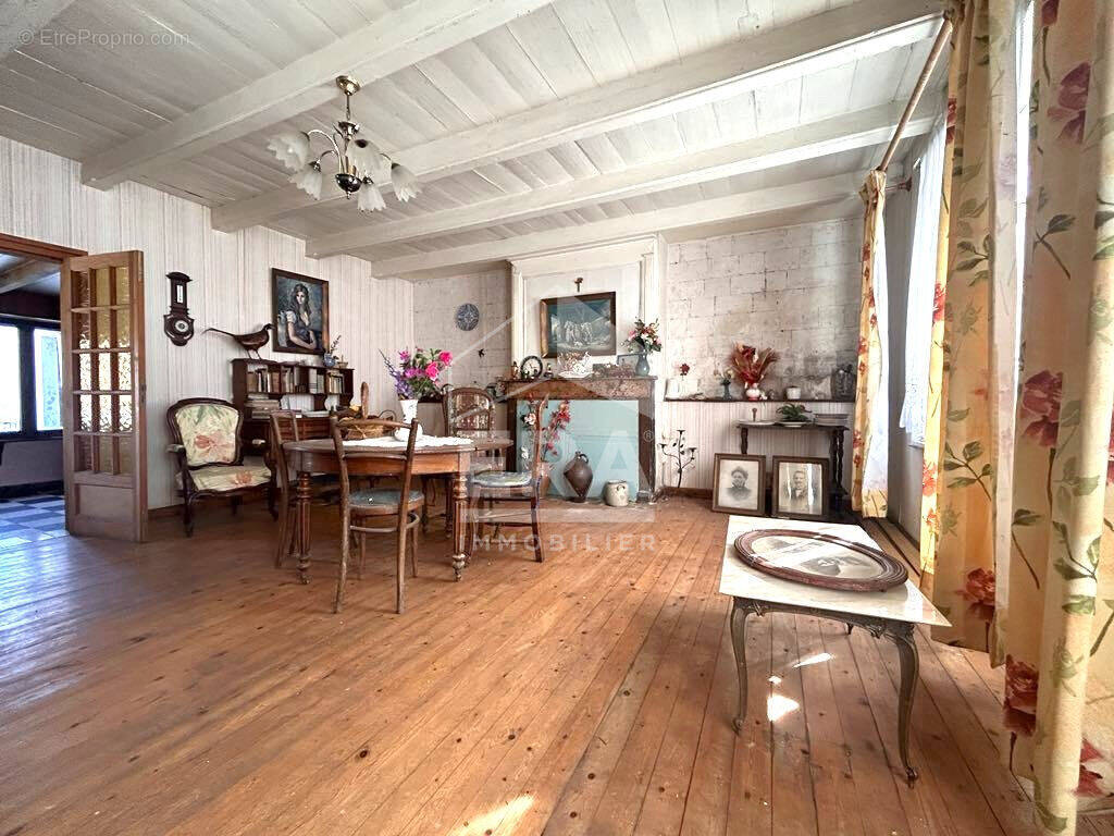 Maison à TOURNEHEM-SUR-LA-HEM