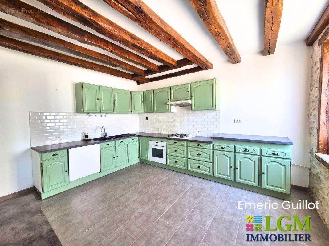  À VENDRE – Maison de bourg entièrement rénovée de 110 m² - 3 Chambres - Bureau - Terrasse - Atelier - appentis - Cave - Chambon - photo 6