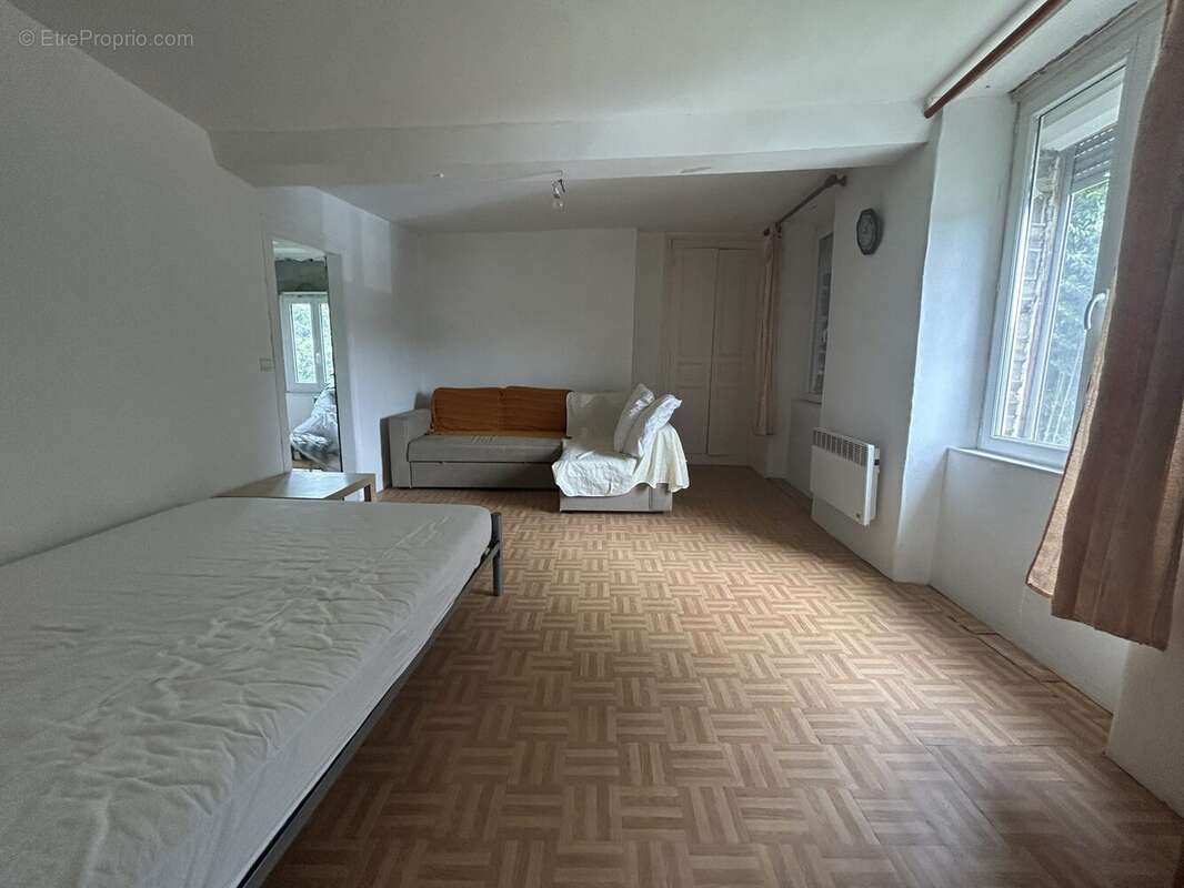 Maison à PONT-D&#039;OUILLY