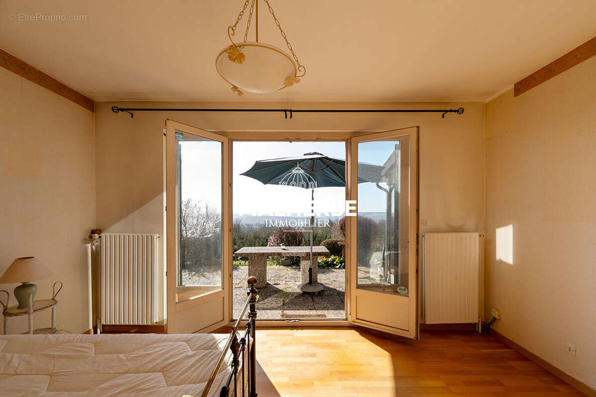 Maison à LUDRES