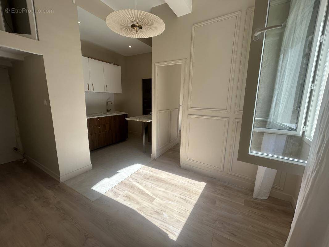 Appartement à MARSEILLE-1E