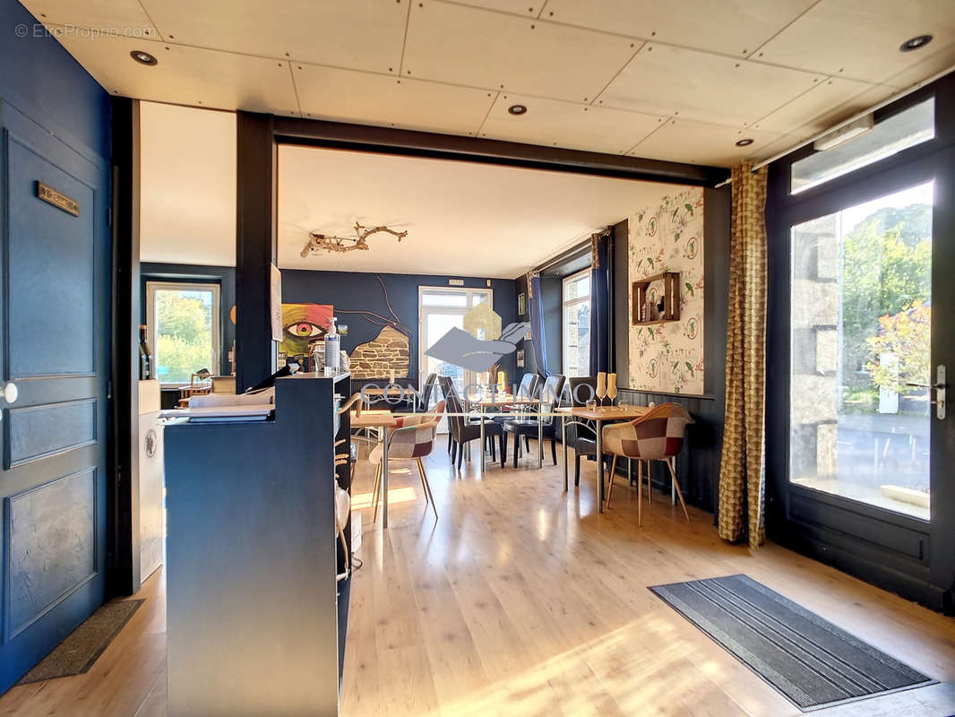 réception - Maison à PLOUGUENAST