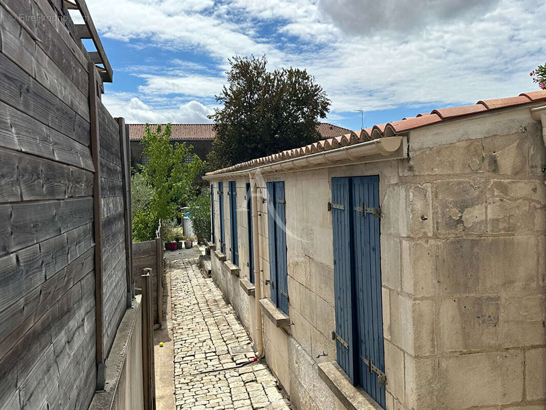 Vaste maison avec jardin, terrasse, garage et piscine - photo 15
