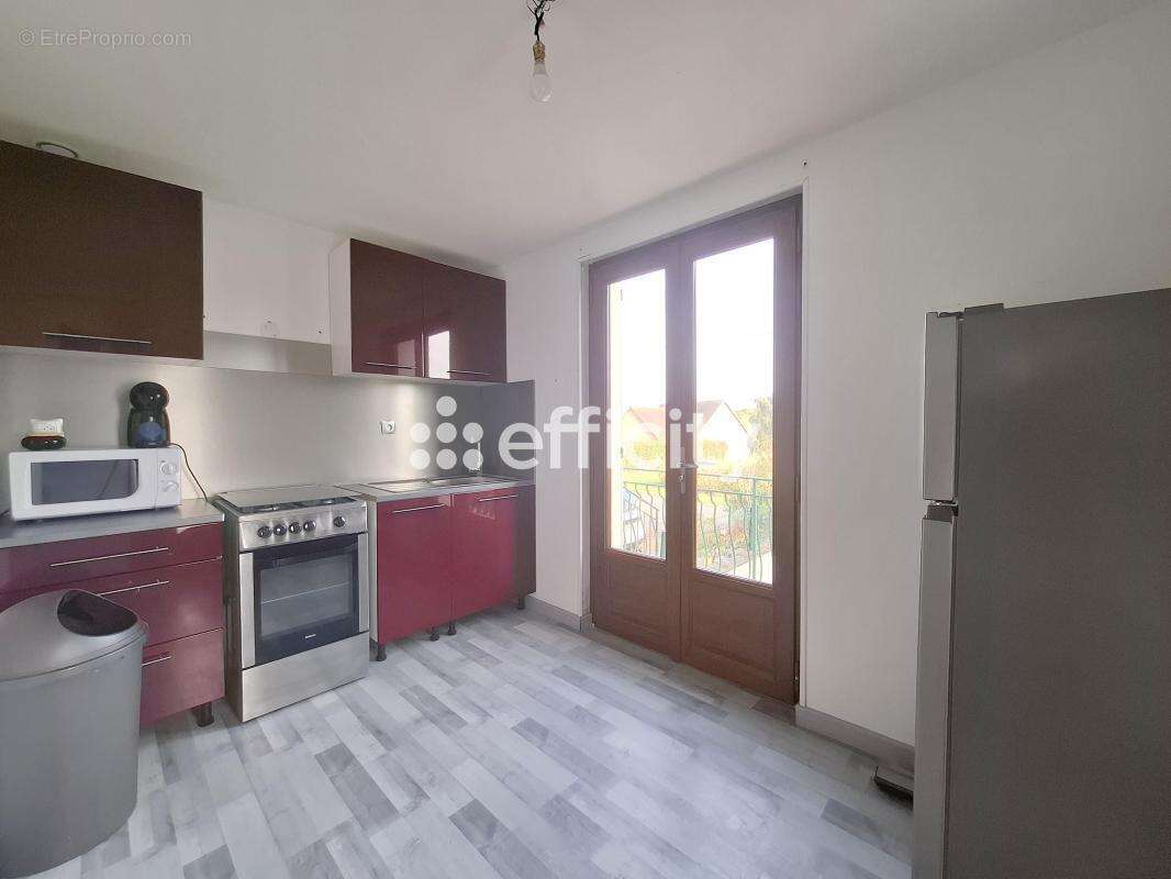 Maison à CONDE-SUR-HUISNE