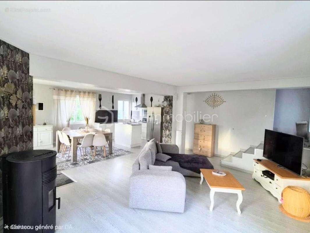 Une maison aux nombreux atouts, offrant espace, luminosité et une terrasse à aménager - photo 6