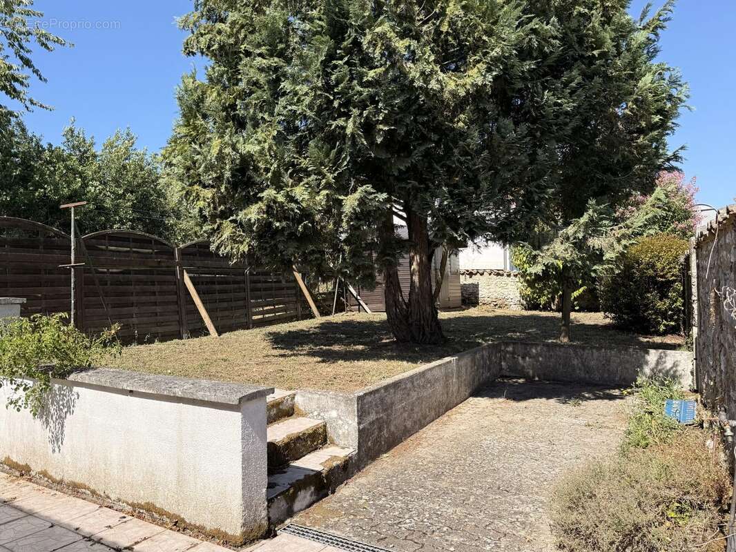 Maison 37 m² à Cozes  - photo 2