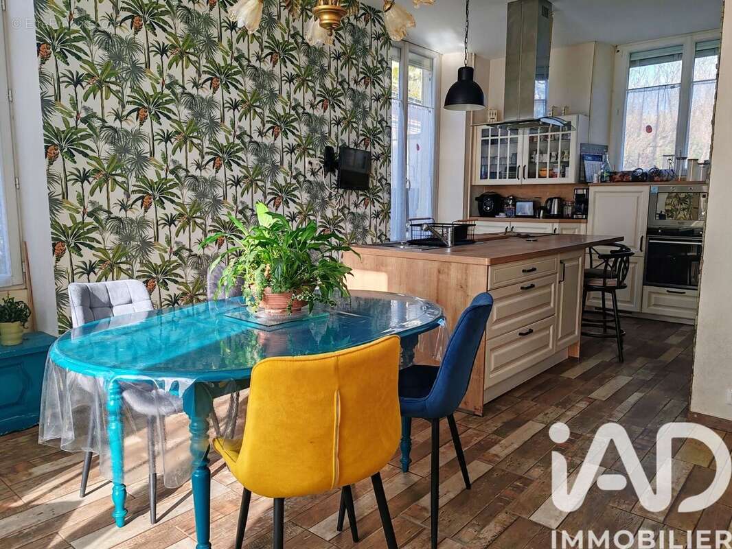 Maison 152 m² à Cernusson  - photo 5