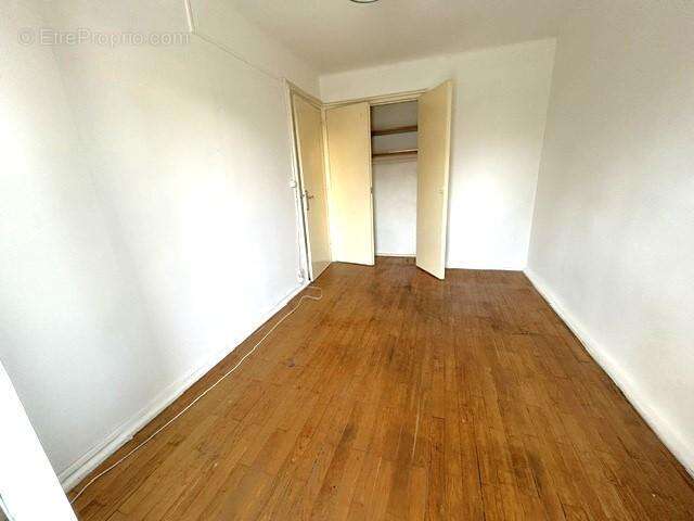   - Appartement à VILLEURBANNE