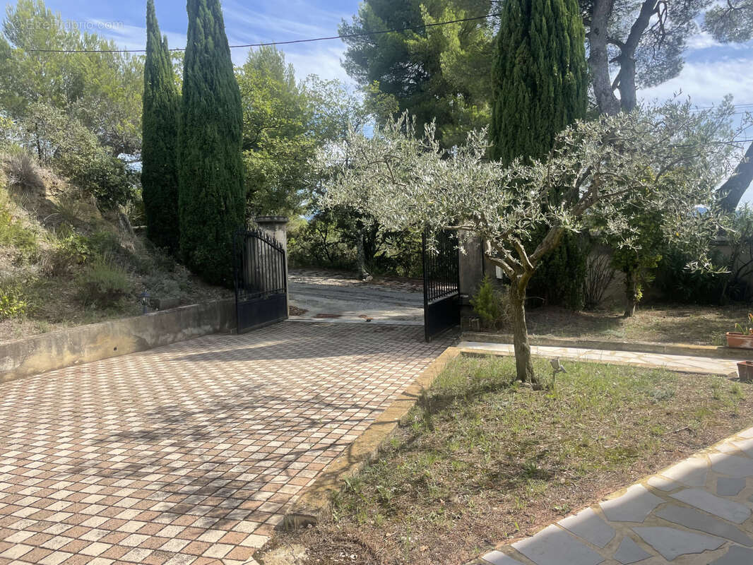 Vaison / villa 6 pieces / piscine / terrain 10.600m2 / garage / vue - photo 25