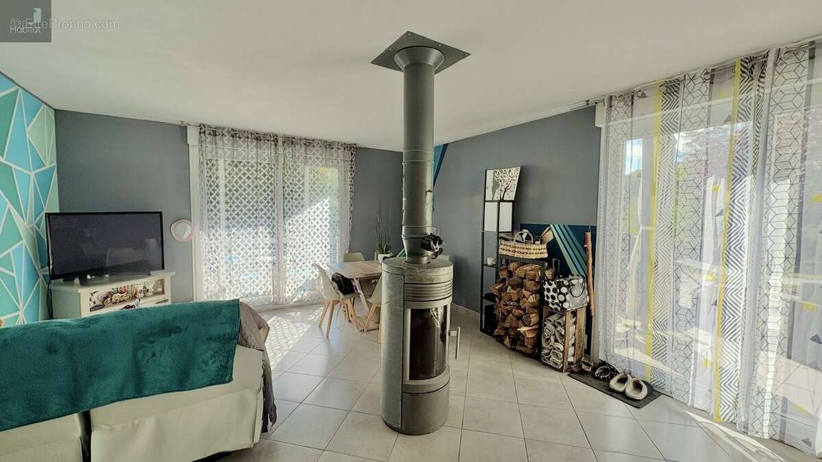 Maison à SOULAGES-BONNEVAL