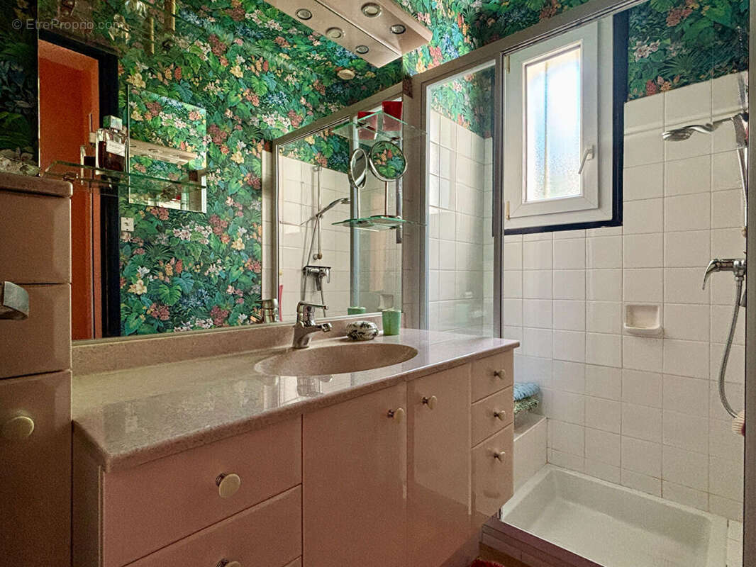 Maison à LA CHAPELLE-DES-MARAIS