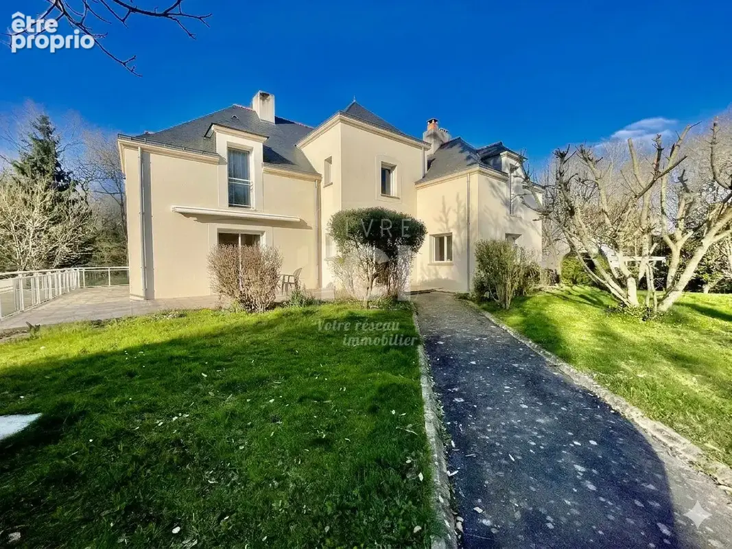 DEMEURE - La Chapelle Sur Erdre - 8 chambres - 311m² - photo 10