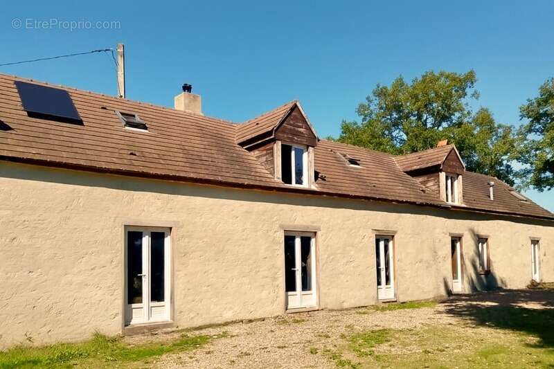 Maison à LURCY-LEVIS