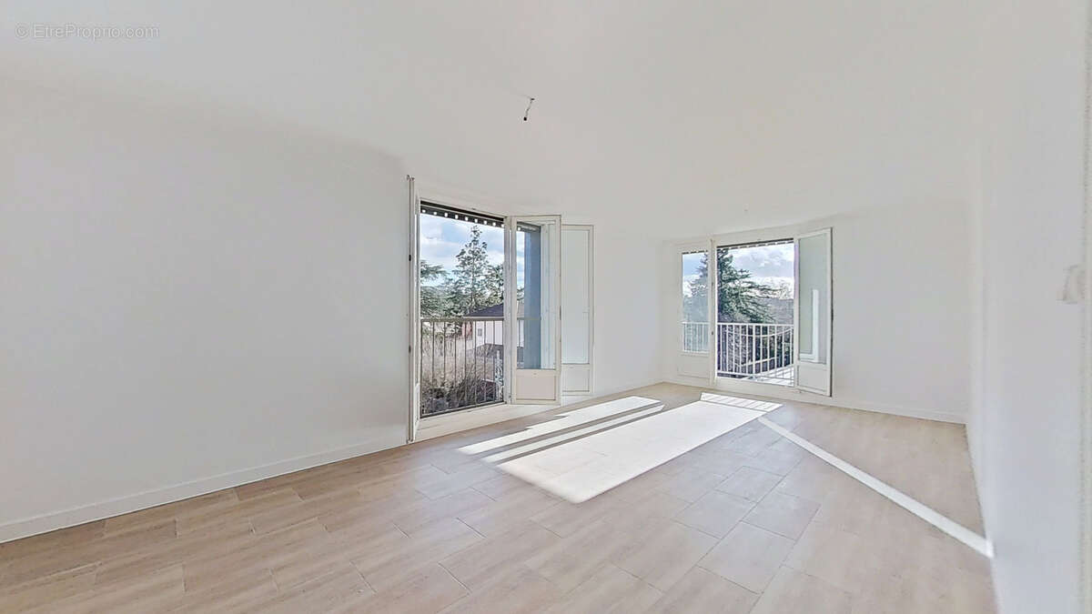 Appartement à TASSIN-LA-DEMI-LUNE