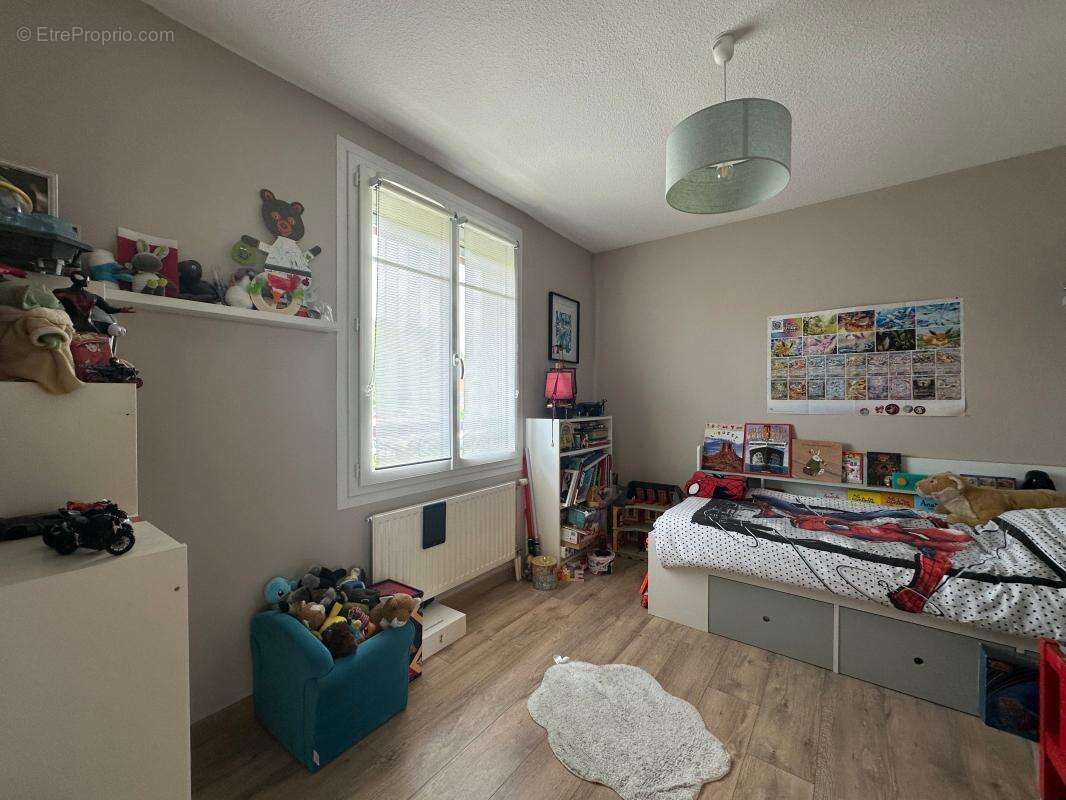 À Vendre - Rumilly (74150) - Maison avec garage et jardin - photo 6
