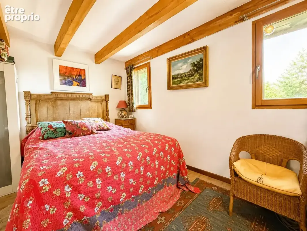 Charmante maison en pierre avec plusieurs chambres, jardin luxuriant et plusieurs terrasses - photo 9