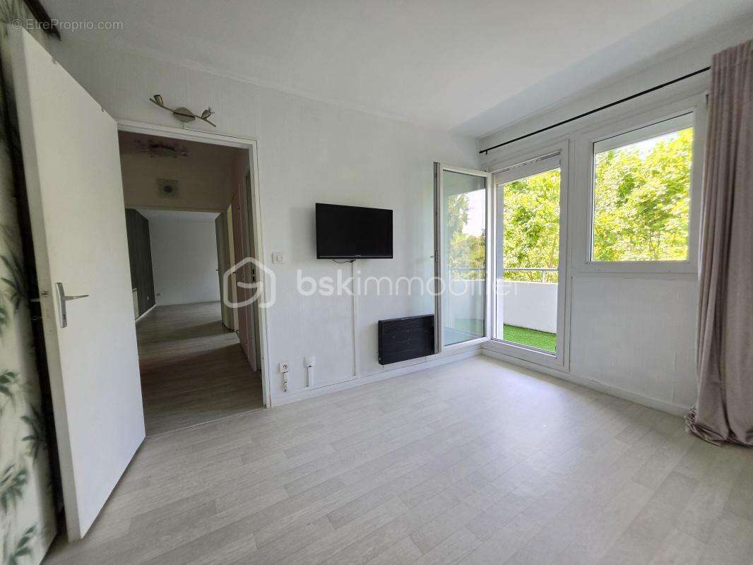 Appartement à DUGNY