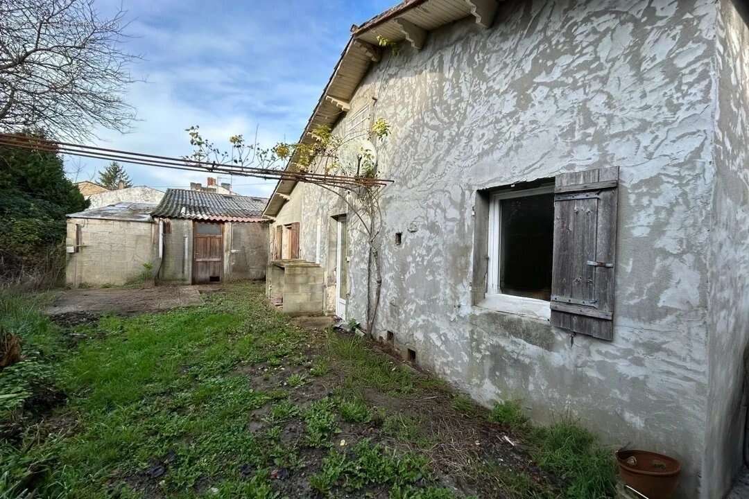 Maison à SAINT-JEAN-D'ANGELY