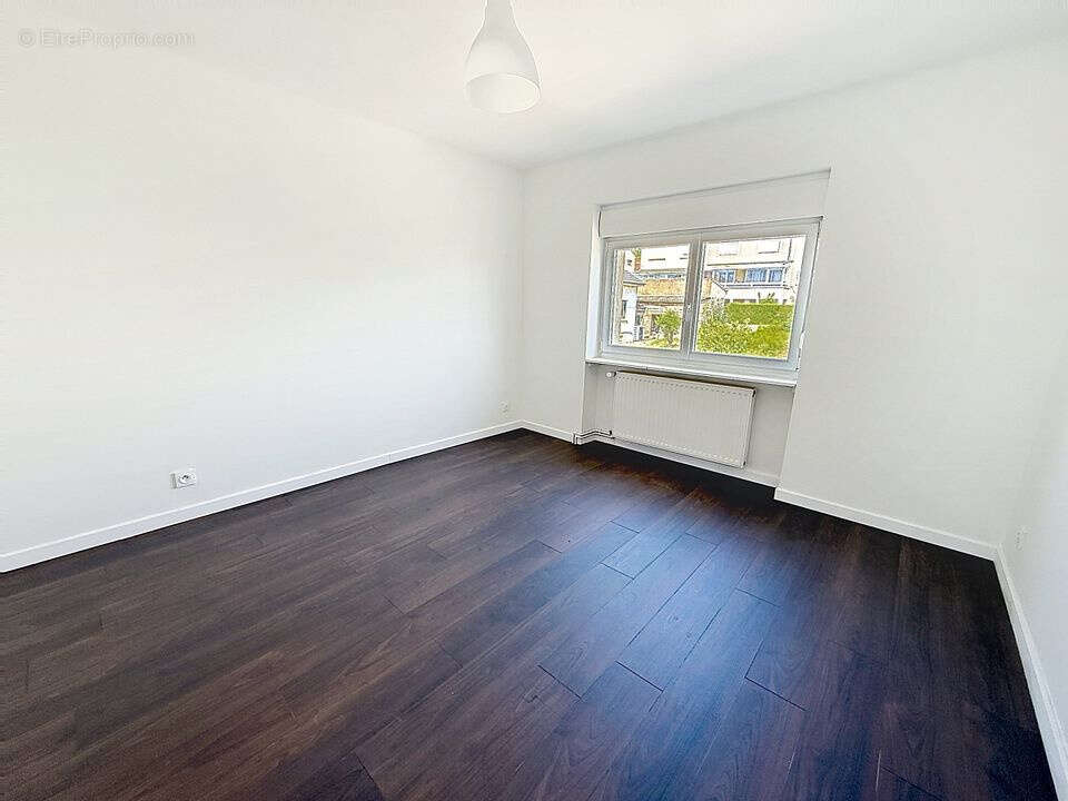 FAMECK   Maison mitoyenne rénovée de 87 m2 - 3 chambres sur 5,59 ares   265 000,- € - photo 10
