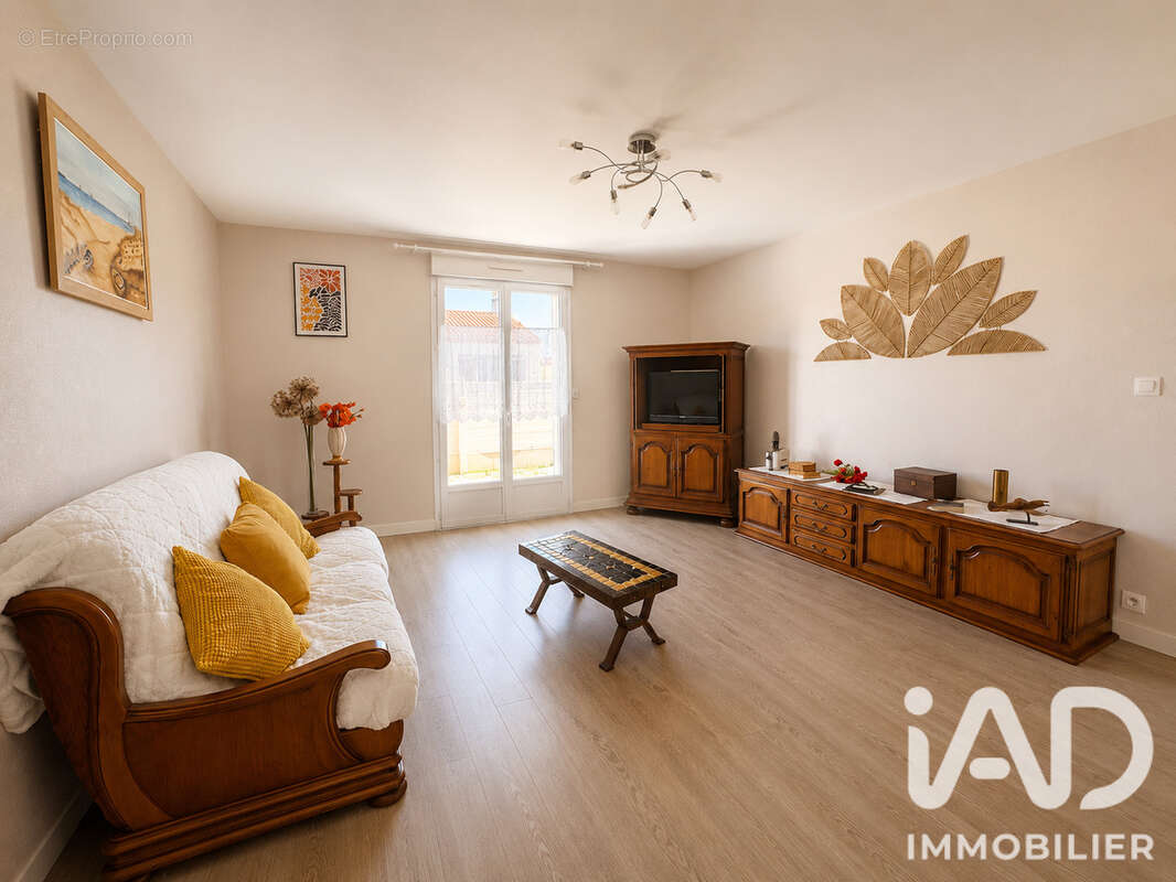 Maison 85 m² à Longeville-Sur-Mer  - photo 2