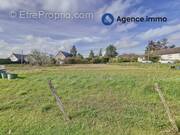 Terrain à NEUILLE-PONT-PIERRE