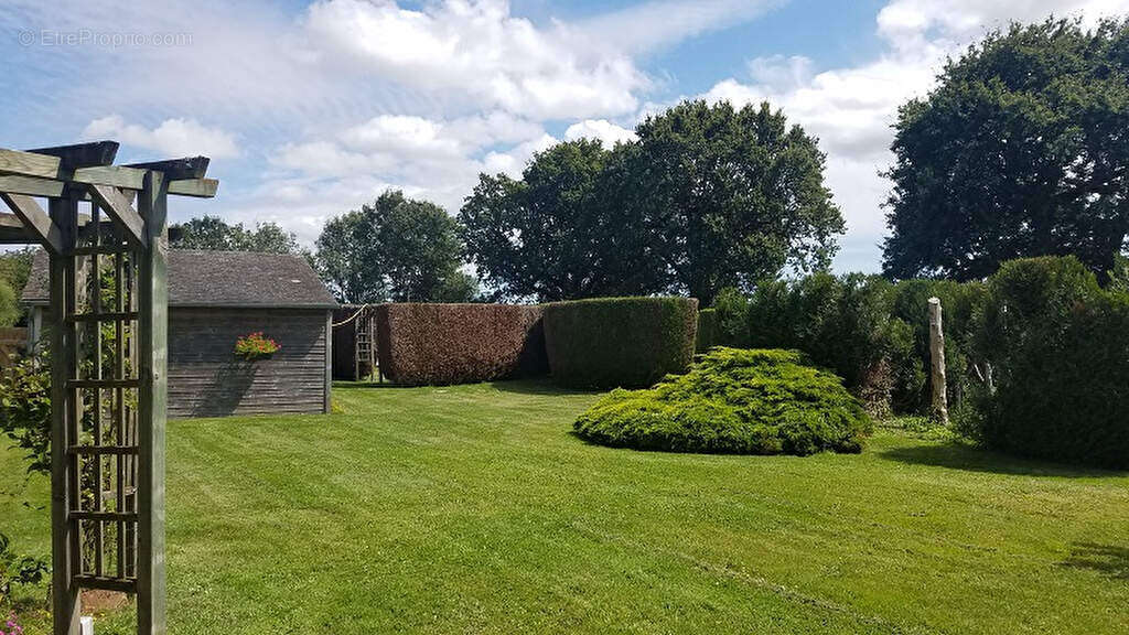 Maison à LA CHAPELLE-VICOMTESSE
