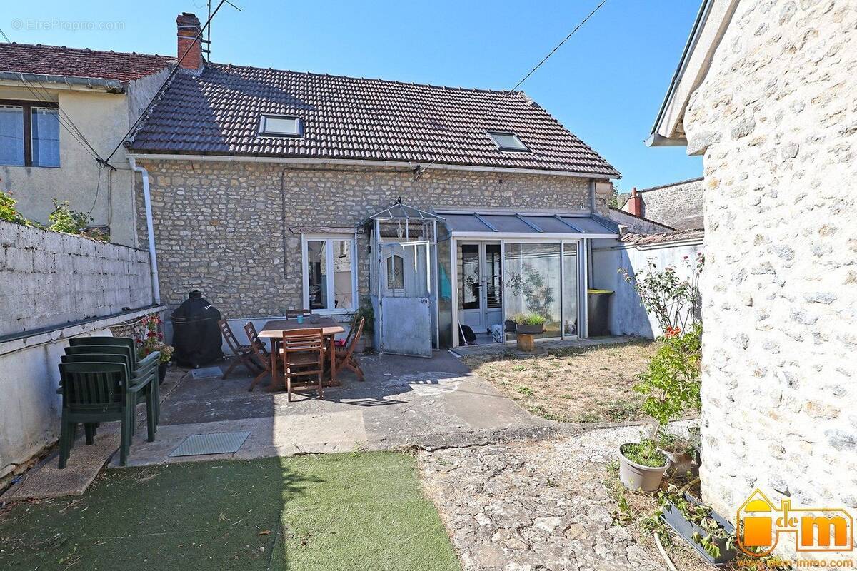 Maison à MEREVILLE