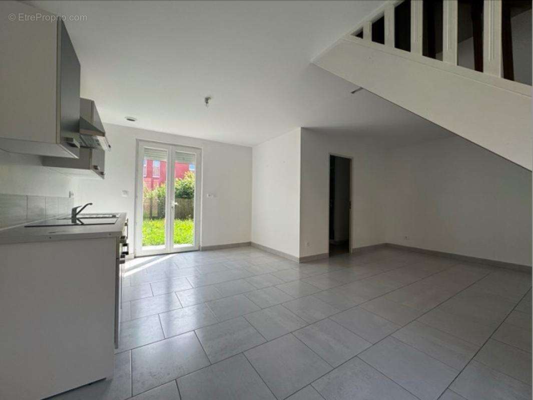Ensemble  immobilier exceptionnel  pour investisseurs  ou bailleurs sociaux .Terrain  7159m2 Surface hab:1883m2 - photo 15