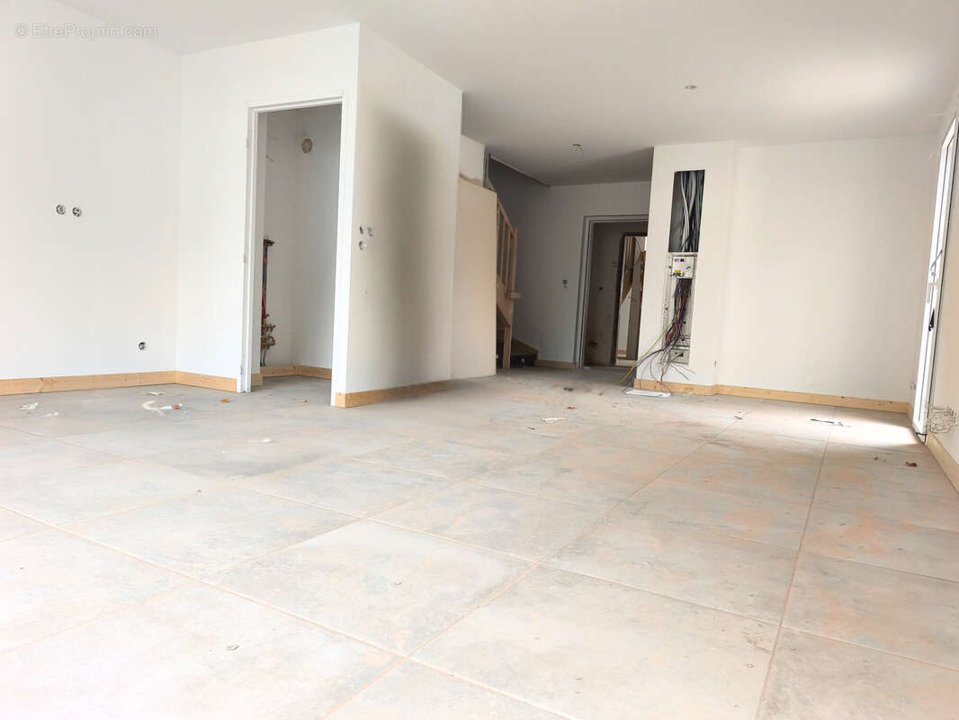 Appartement à PUSIGNAN