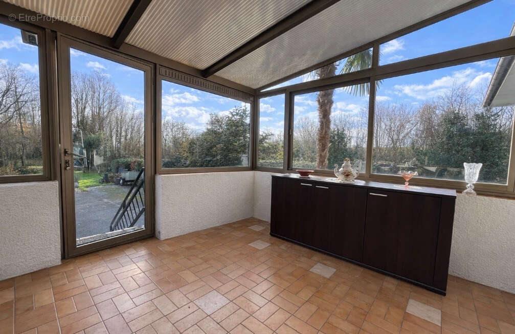 Maison : 6 pièce(s) 120 m²  + Véranda 26m² - photo 6