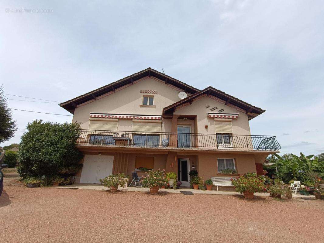Maison à MONTAIN
