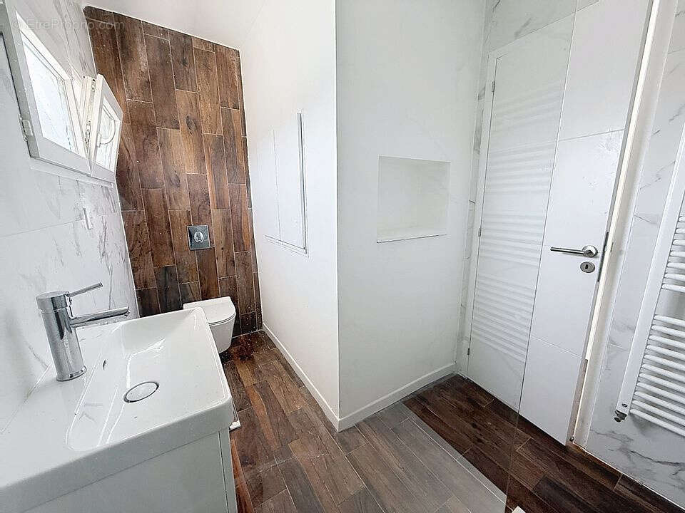 FAMECK   Maison mitoyenne rénovée de 87 m2 - 3 chambres sur 5,59 ares   265 000,- € - photo 12