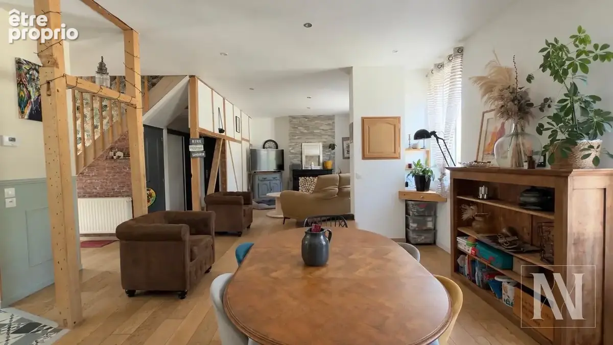 À vendre à Saint-Lyé, maison ancienne de caractère de 125 m2 avec terrain de 790 m2. - photo 5