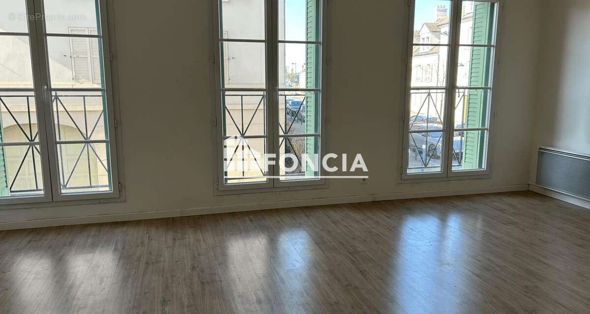 Appartement à BAILLY-ROMAINVILLIERS